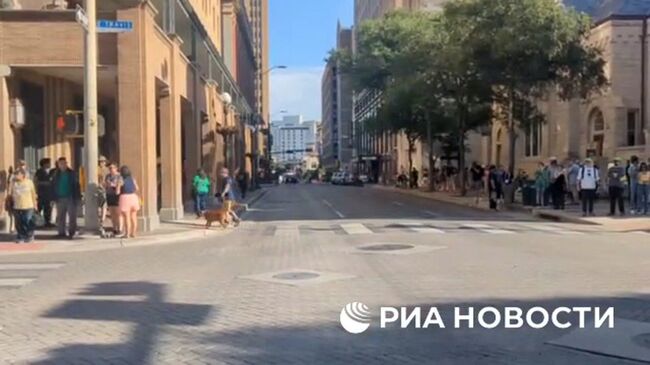 Перекрытые улицы в Сан-Антонио, где проходит акция протеста против политики Трампа