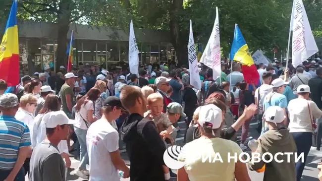 Акция в поддержку семьи и традиционных ценностей в центре Кишинева