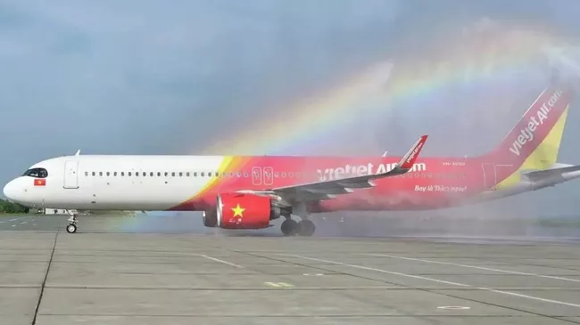 Первый рейс Vietjet Air приземлился в аэропорту Владивосток