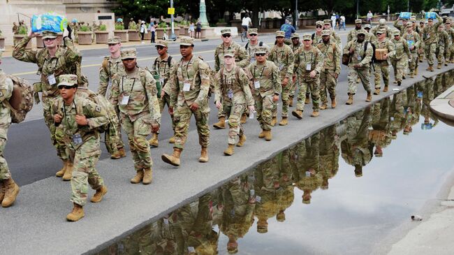 Солдаты армии США в Вашингтоне перед парадом в честь 250-летия армии и 79-летия президента Дональда Трампа