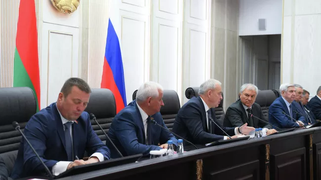 Председатель Государственной Думы РФ Вячеслав Володин во время 68-й сессии Парламентского собрания Союза Белоруссии и России в Бресте