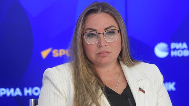 Сенатор Елена Шумилова