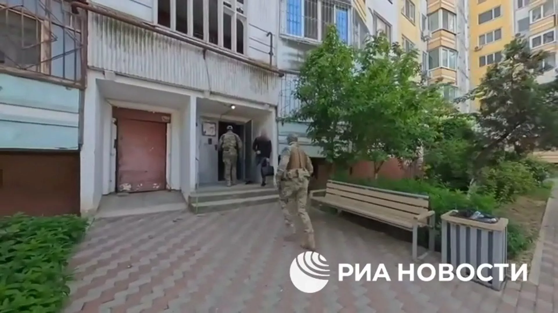 Задержание жителя Керчи, передававшего сведения о российских военных объектах - РИА Новости, 1920, 17.06.2025