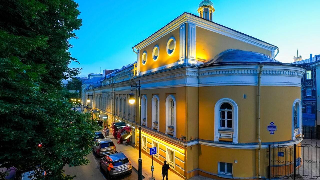 Архитектурно-художественная подсветка здания на Большой Садовой улице  - РИА Новости, 1920, 17.06.2025