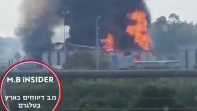 Иран атаковал логистический центр военной разведки Израиля в районе базы Глилот рядом с Тель-Авивом