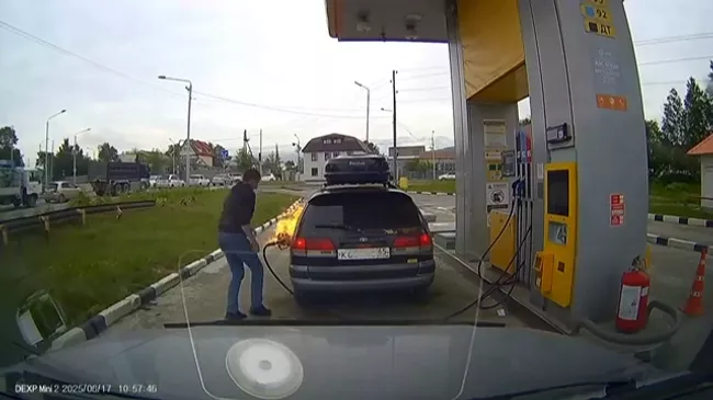 Пожар на заправке, устроенный автомобилистом на Сахалине 