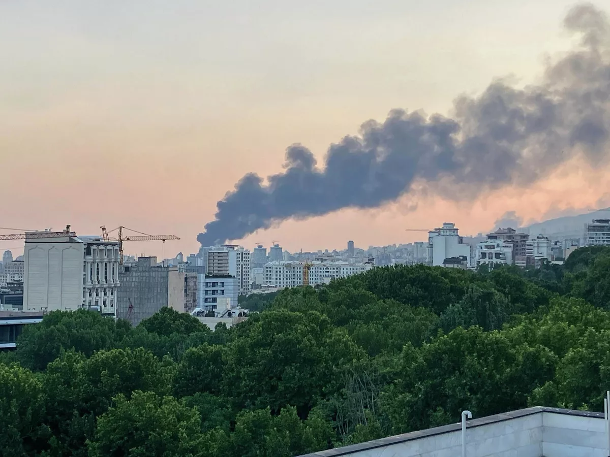 Мир находится в сантиметрах от ядерной катастрофы из-за ударов Израиля, заявила Мария Захарова