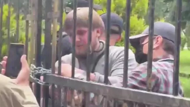 Захват Свято-Духовского собора в Черновцах