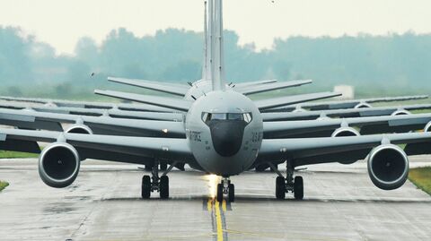 Самолеты-топливозаправщики KC-135