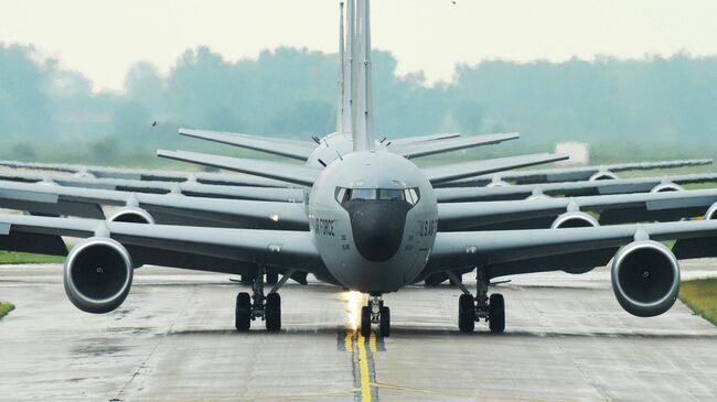 Самолеты-топливозаправщики KC-135