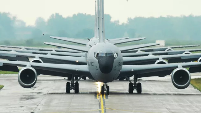 Самолеты-топливозаправщики KC-135