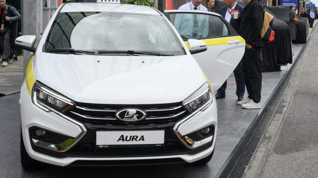 Lada Aura