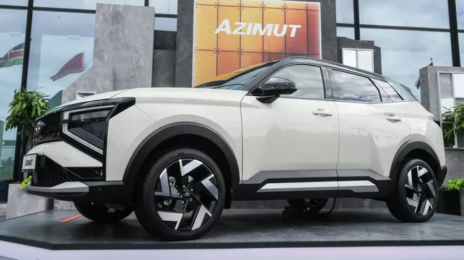 Презентация автомобиля Azimut на стенде АвтоВАЗа на ПМЭФ-2025