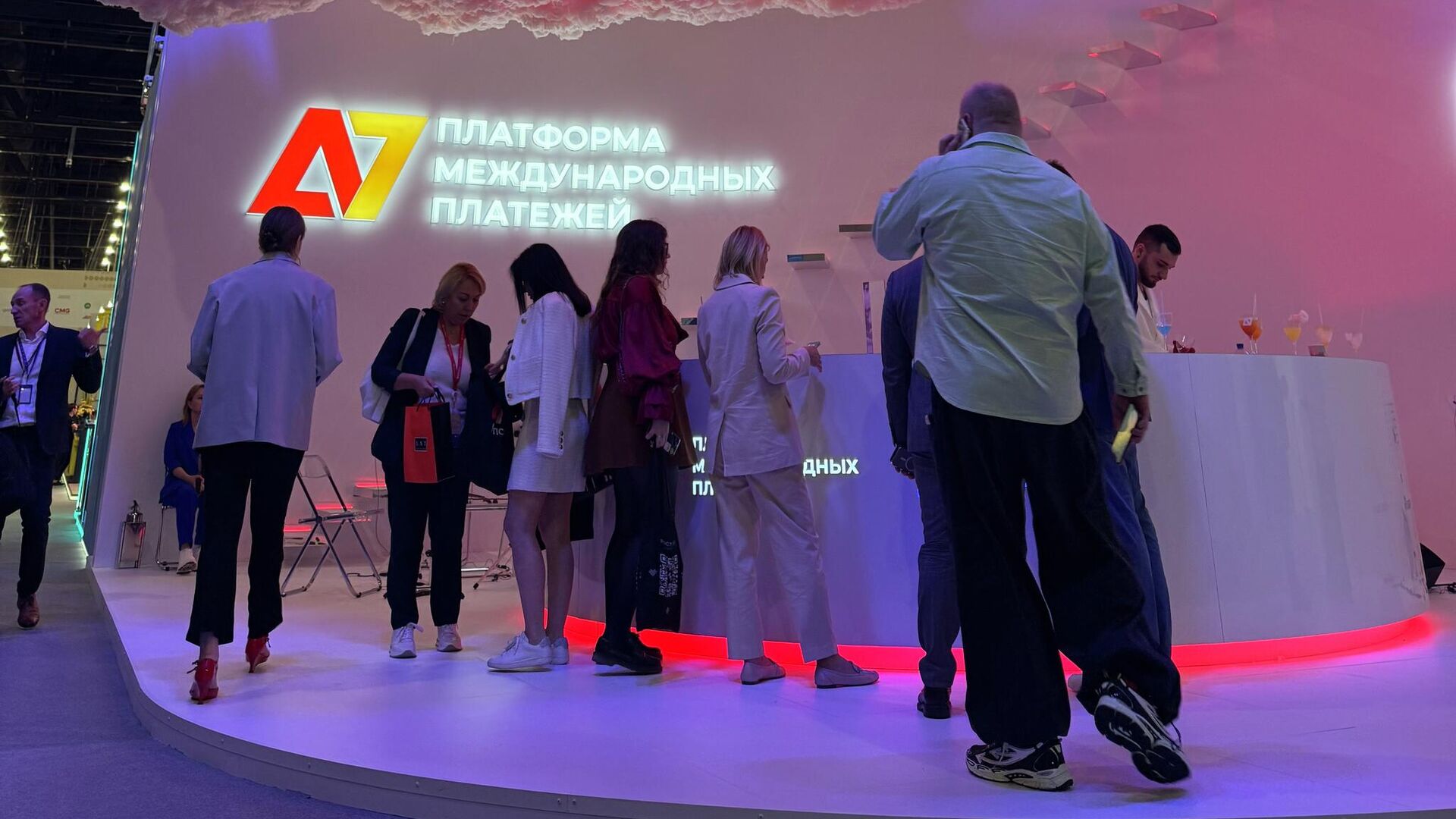 Региональный офис компании А7 начал работу в Санкт-Петербурге - РИА Новости, 1920, 18.06.2025