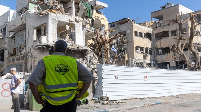 Последствия ракетной атаки Ирана на Тель-Авив