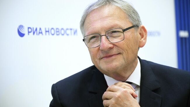 Борис Титов