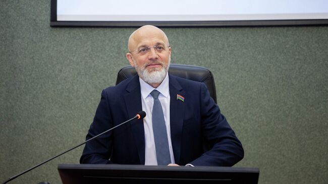 Председатель Законодательного Собрания Карелии Элиссан Шандалович Председатель Законодательного Собрания Карелии Элиссан Шандалович