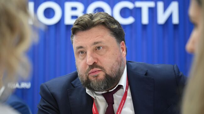 Генеральный директор АО Росагролизинг Павел Косов на стенде РИА Новости на ПМЭФ-2025