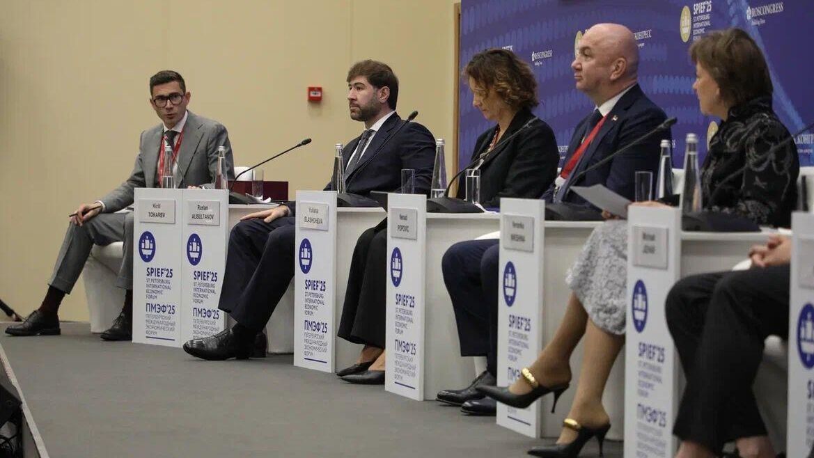 Сессия Сделано в России. Российский экспортный код в глобальной экономике на ПМЭФ-2025 - РИА Новости, 1920, 19.06.2025