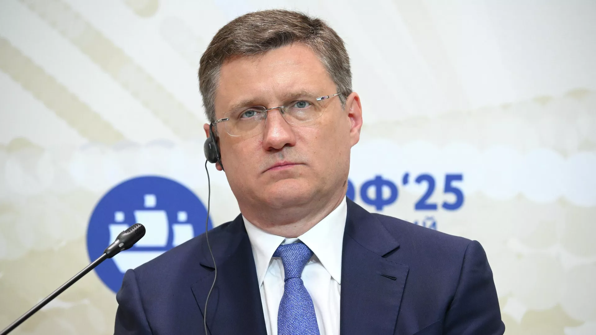 Александр Новак на ПМЭФ-2025 Александр Новак на ПМЭФ-2025 - РИА Новости, 1920, 20.06.2025