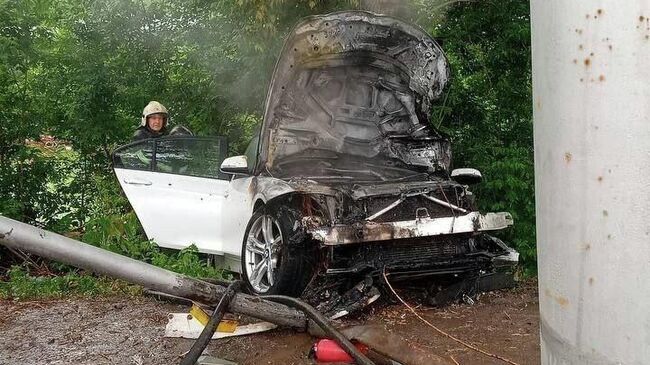 Наезд BMW на светофор в Уфе