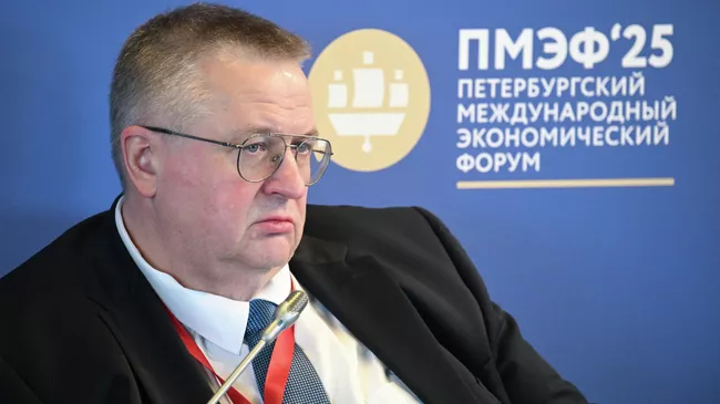 Вице-премьер РФ Алексей Оверчук на ПМЭФ-2025