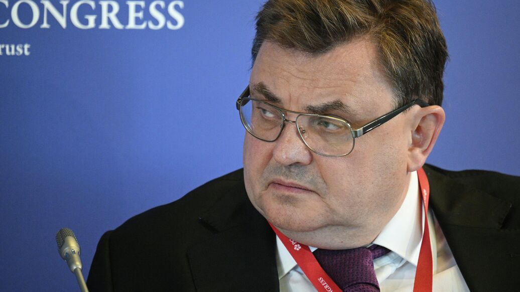 © РИА Новости / Илья ПиталевПерейти в медиабанк<br>Министр юстиции Константин Чуйченко на ПМЭФ-2025