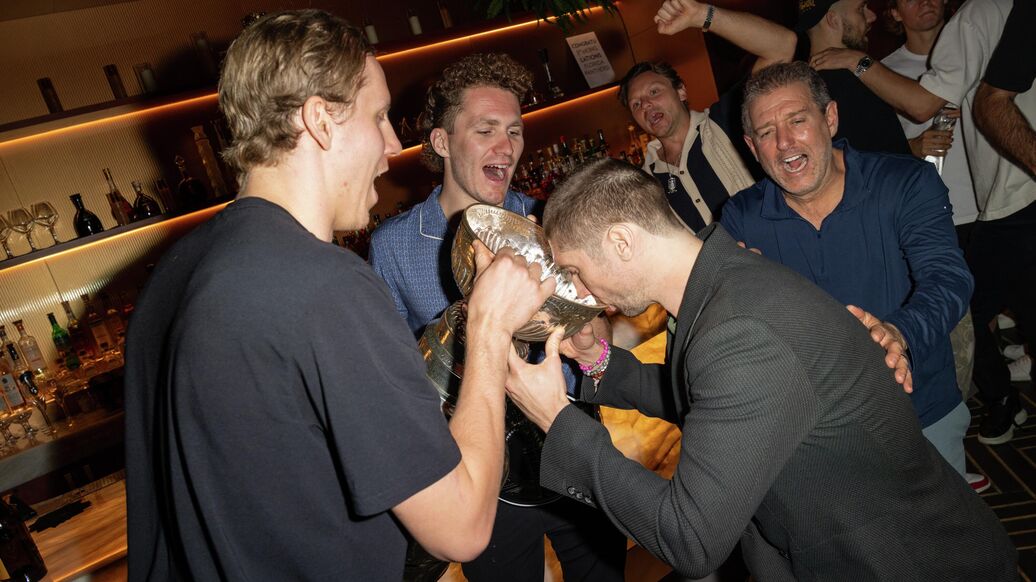 Бобровский коротко постригся и сбрил бороду после победы в Кубке Стэнли