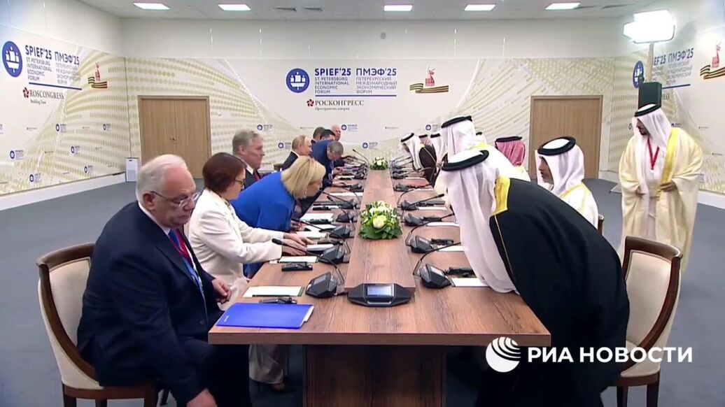 Путин проводит серию встреч с зарубежными гостями ПМЭФ