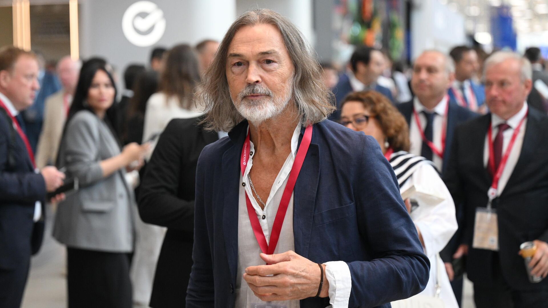 Никас Сафронов на ПМЭФ-2025 - РИА Новости, 1920, 18.11.2025