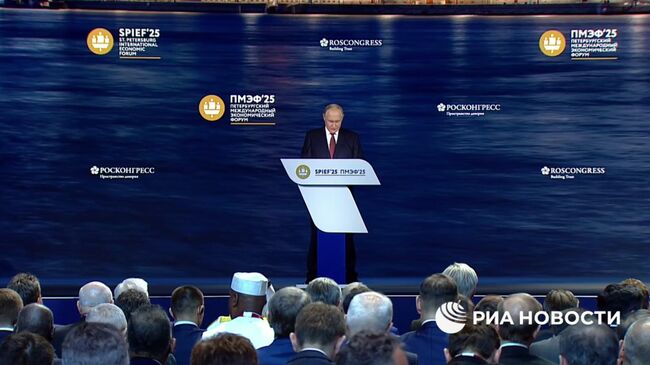 Путин: необходимо уходить от деления компаний на чисто оборонные и гражданские