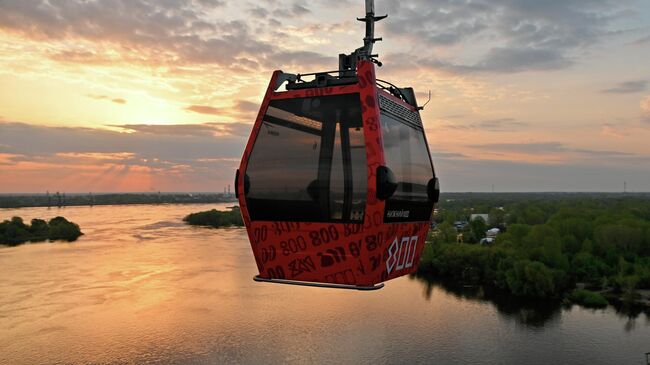 Кабинка нижегородской канатной дороги через Волгу между Нижним Новгородом и Бором