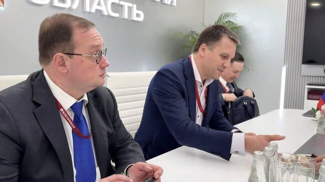 Заместитель председателя правительства Московской области Вячеслав Духин на полях ПМЭФ – 2025 провел встречу с АО АБ ИнБев Эфес по вопросам развития отрасли производства напитков в регионе