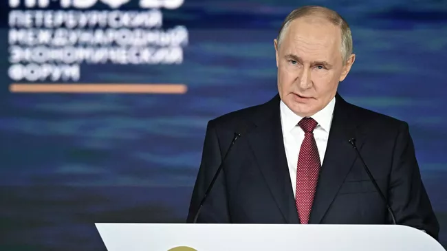 У нас каждый шаг записан. Основные заявления Путина на пленарном заседании  