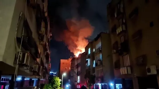 Пожар в доме в центральной части Израиля после обстрела со стороны Ирана