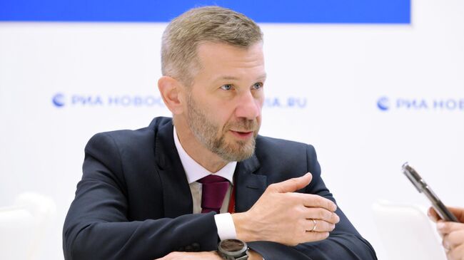 Владислав Кузнецов на ПМЭФ-2025