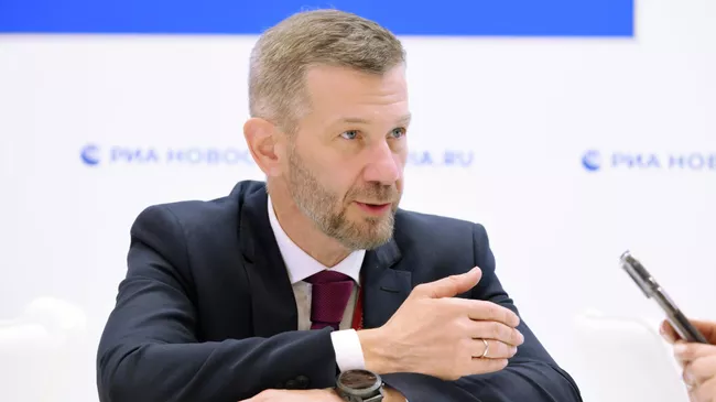Владислав Кузнецов на ПМЭФ-2025