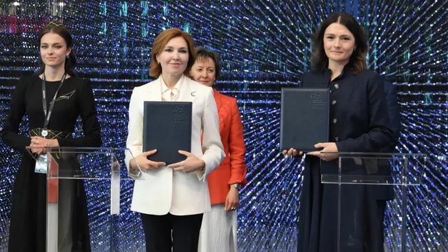 Подписание Соглашения между АНО дополнительного профессионального образования Школа экспорта Акционерного общества Российский экспортный центр и Всероссийской академией внешней торговли Министерства экономической торговли РФ