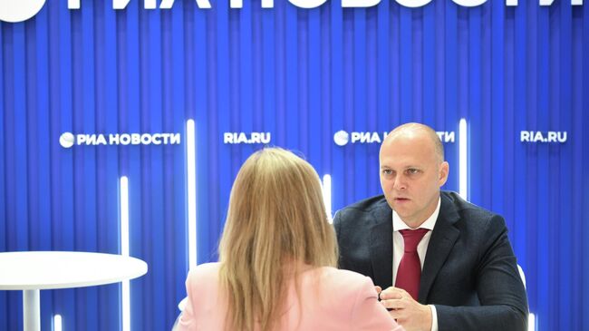 Губернатор Калининградской области Алексей Беспрозванных на стенде РИА Новости ПМЭФ-2025 Губернатор Калининградской области Алексей Беспрозванных на стенде РИА Новости ПМЭФ-2025