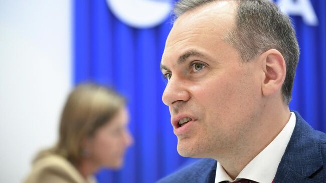 Глава Мордовии Артем Здунов на стенде РИА Новости ПМЭФ-2025