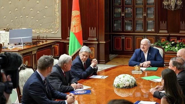 Президент Белоруссии Александр Лукашенко встретился со специальным посланником Президента США по Украине Китом Келлогом 