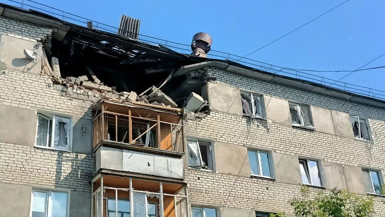 Последствия взрыва бытового газа в Серове, Свердловская область Последствия взрыва бытового газа в Серове, Свердловская область - РИА Новости, 1920, 22.06.2025