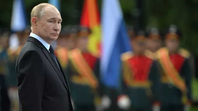 Путин на церемонии возложения венка к Могиле Неизвестного Солдата