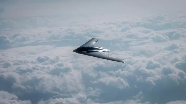 Американский малозаметный стратегический бомбардировщик Northrop B-2 Spirit