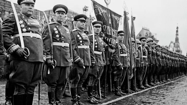 Строй сводного полка 2-го Украинского фронта на Красной площади на Параде Победы Строй сводного полка 2-го Украинского фронта на Красной площади на Параде Победы