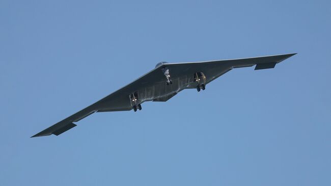 Американский стратегический бомбардировщик B-2 Spirit возращается на авиабазу Уайтмен после удара по иранским ядерным объектам