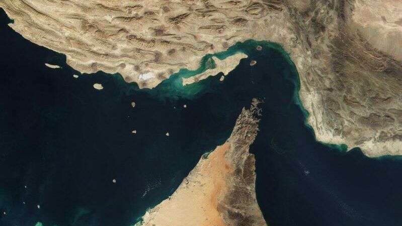 Вид на Ормузский пролив из космоса - РИА Новости, 1920, 15.11.2025