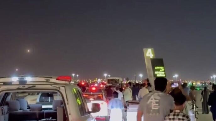 Работа ПВО во время иранской атаки на авиабазу ВВС США Аль-Удейд в Катаре. Кадр видео из соцсетей - РИА Новости, 1920, 23.06.2025