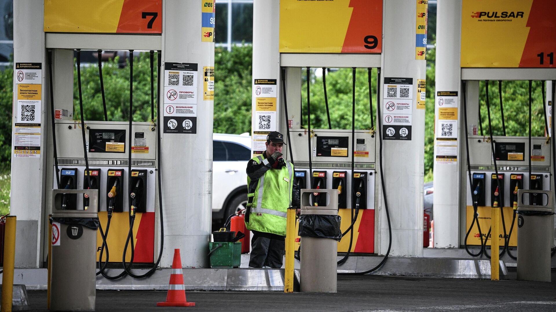 Заправки в Москве - РИА Новости, 1920, 01.10.2025