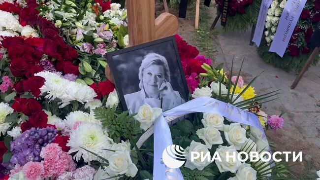 Могила Валентины Талызиной на Ваганьковском кладбище